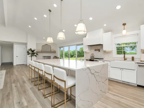 Modern kitchen remodeling service